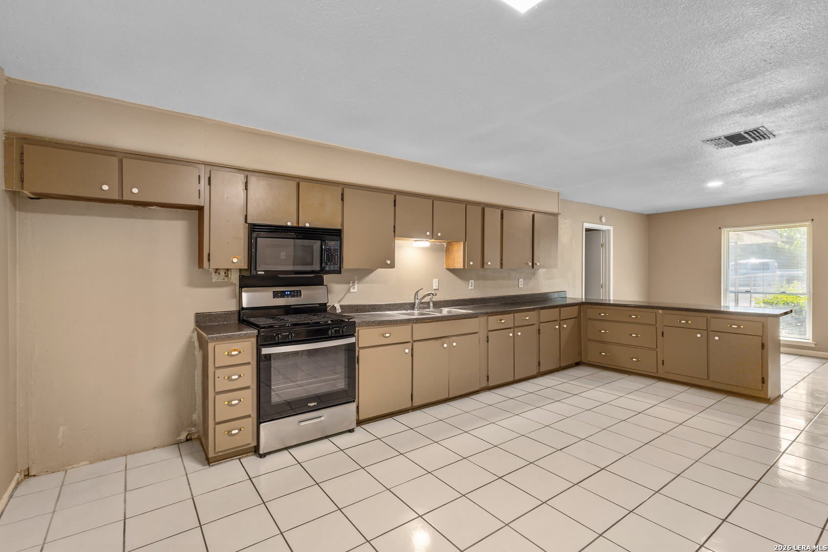 146 Stapleton St – photo 5