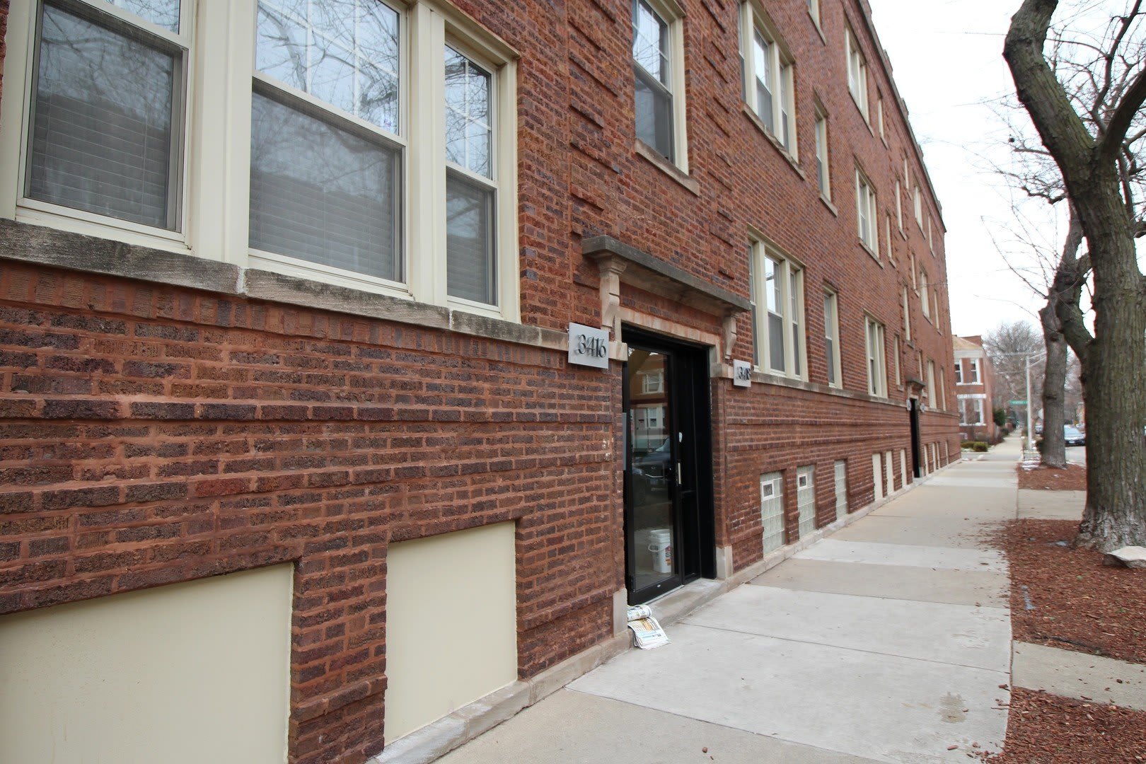 1901 W Newport Avenue – photo 1