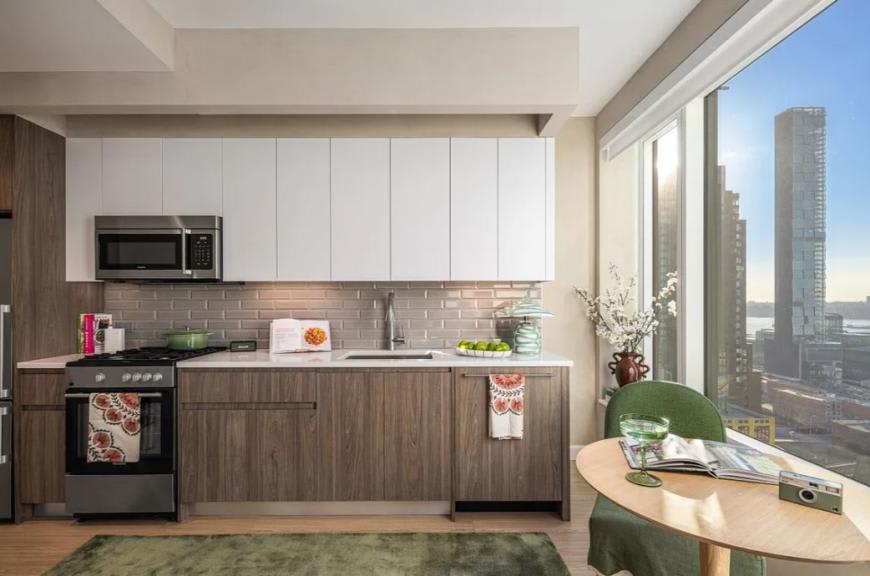 457 West 40th St. – photo 1