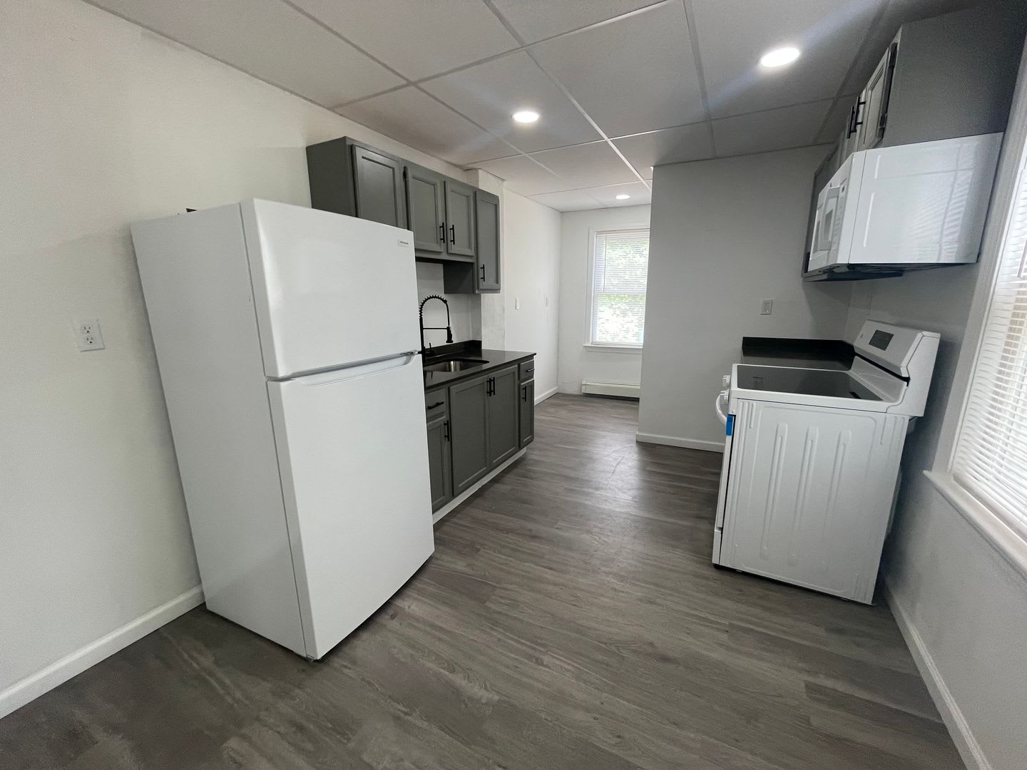 Modern Fully Renovated 3 Bedroom Apartment 1 850 Month Pittsfield Ma – photo 5