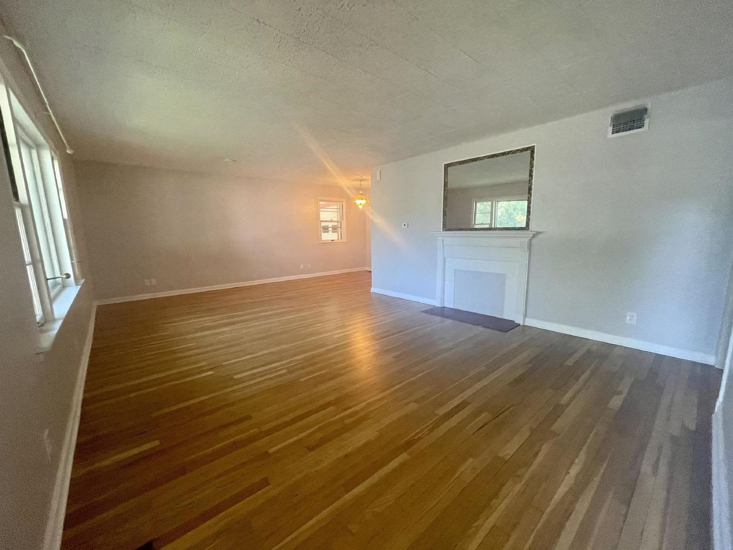 1822 E. 2nd St. – photo 5