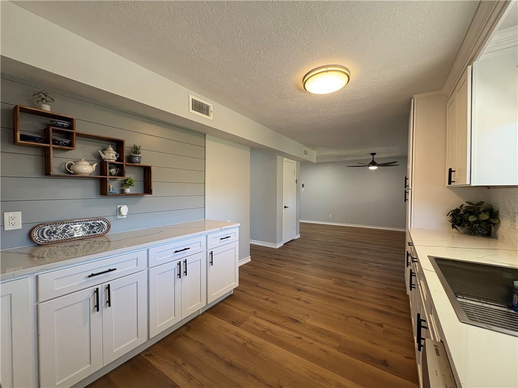 221 Ghent Place – photo 5