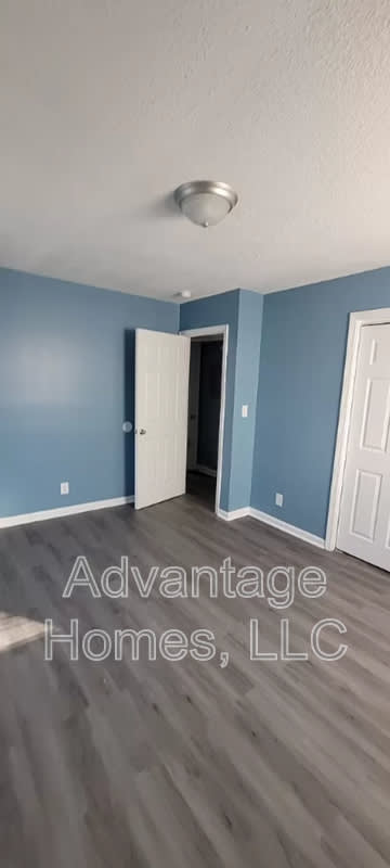 744 N 70th St – photo 4