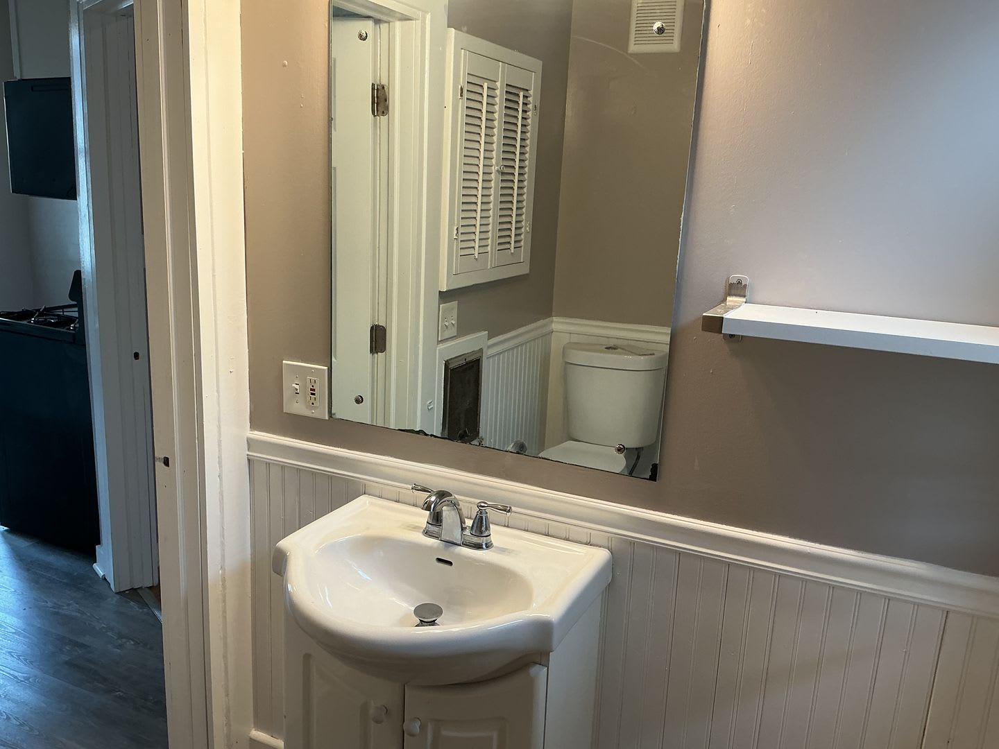 516 E Potter Ave – photo 4