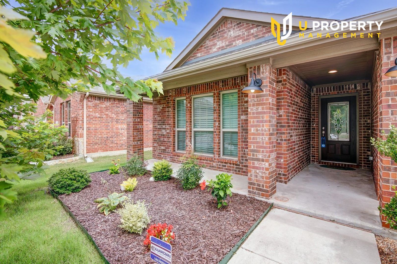 Built in 2015 one story house, Close to US 75 and Hwy 121. – photo 3