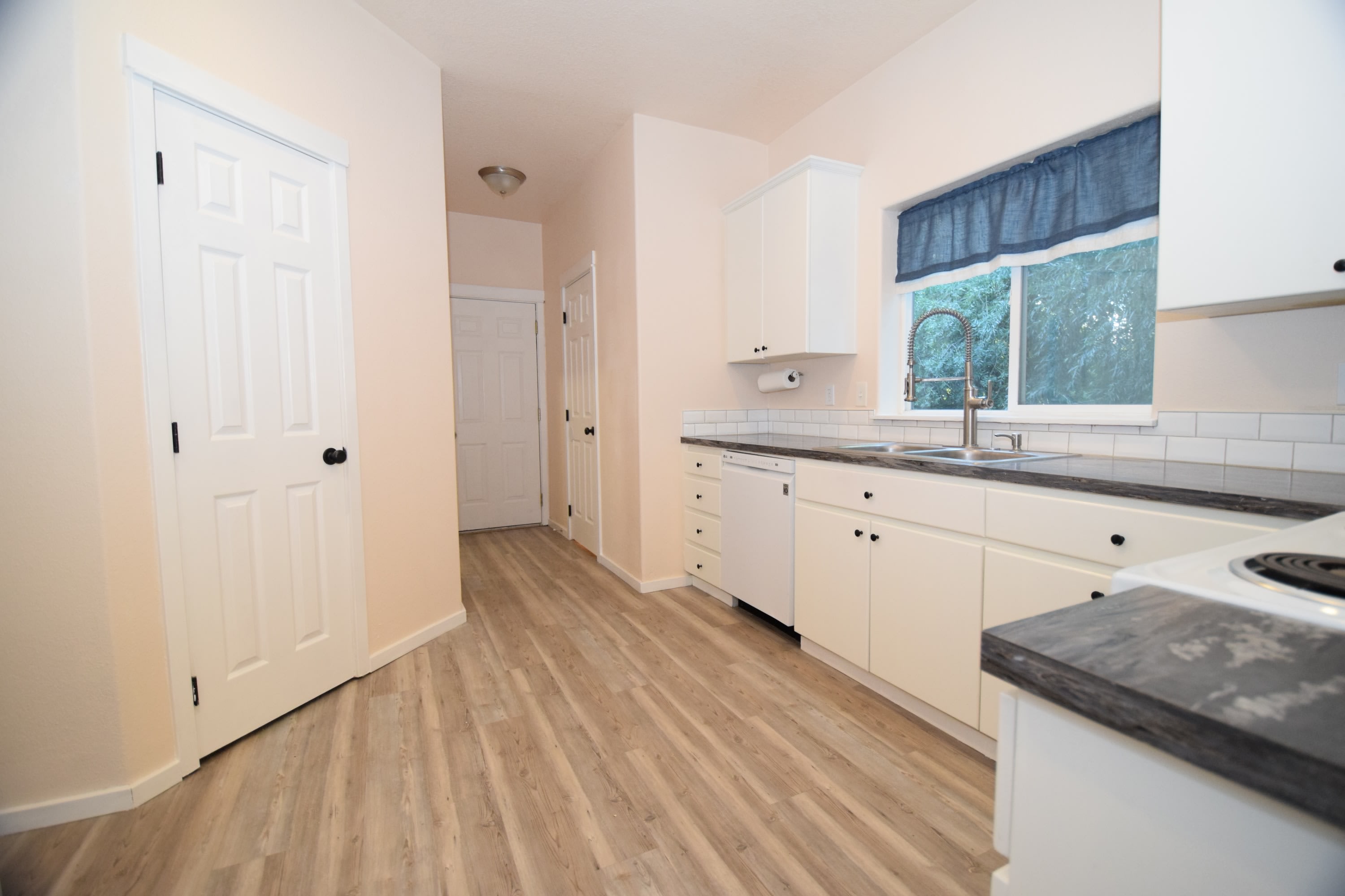18528 SW McClarey Drive – photo 5