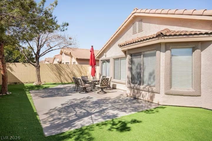 4995 Nardini Avenue – photo 1
