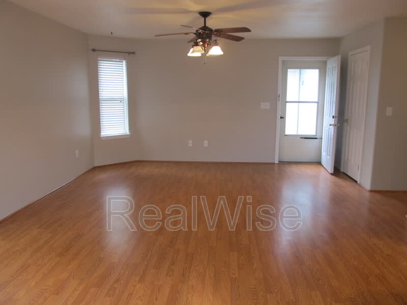 3015 Merriman – photo 3