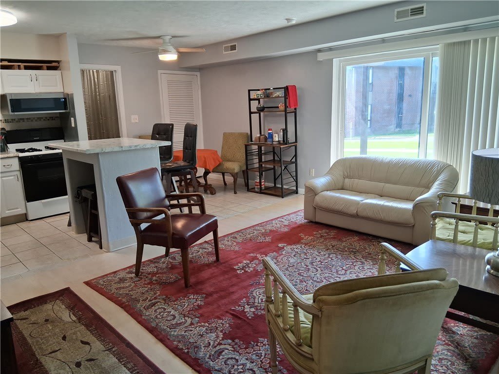 701 College Park Dr – photo 2