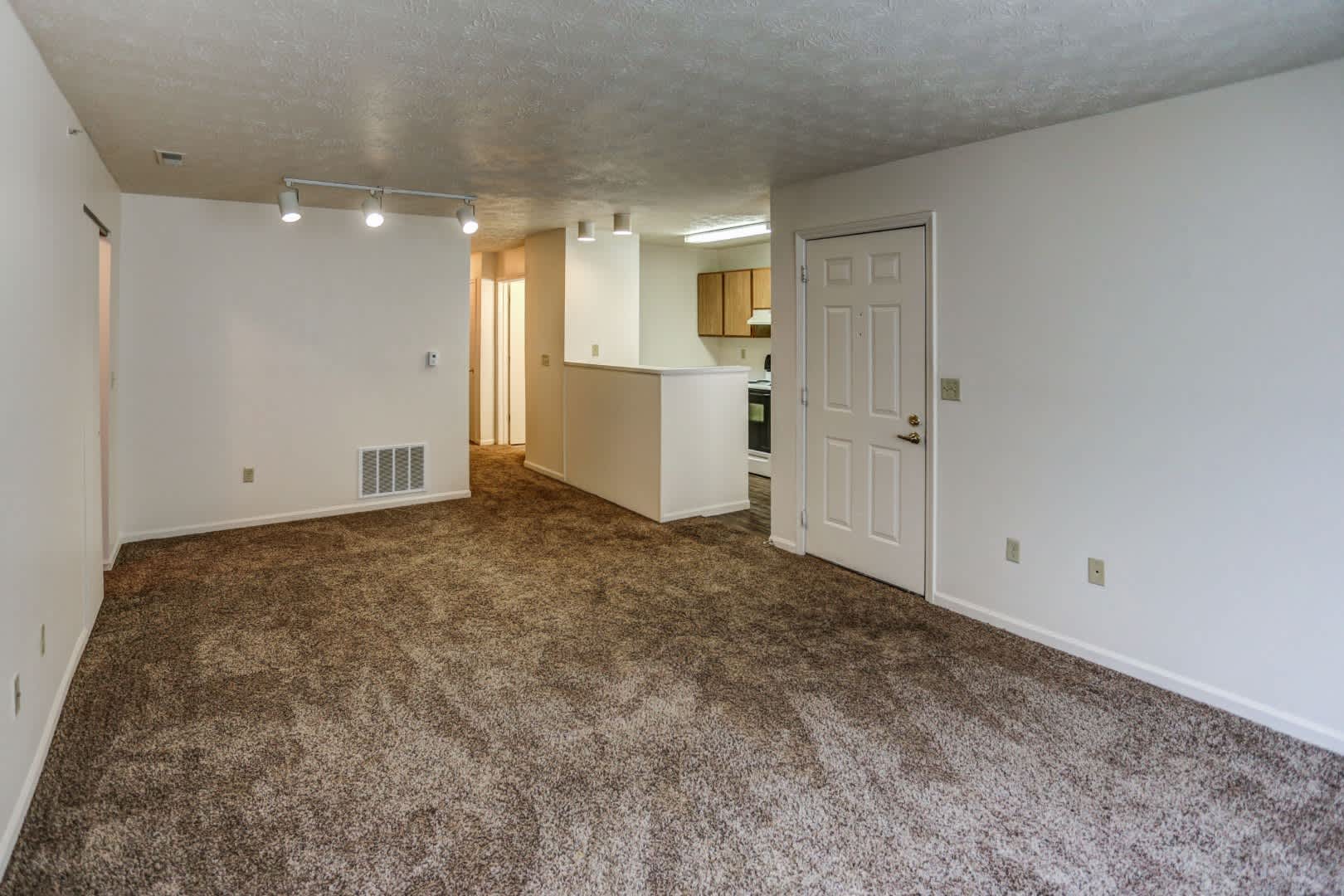 6 8 Months Fully Furnished 4 Bedroom 1 5 Bathroom – photo 4