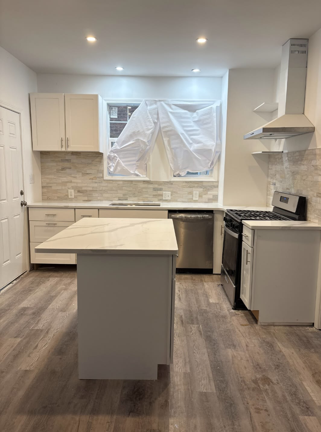 4218 Cortland St – photo 2