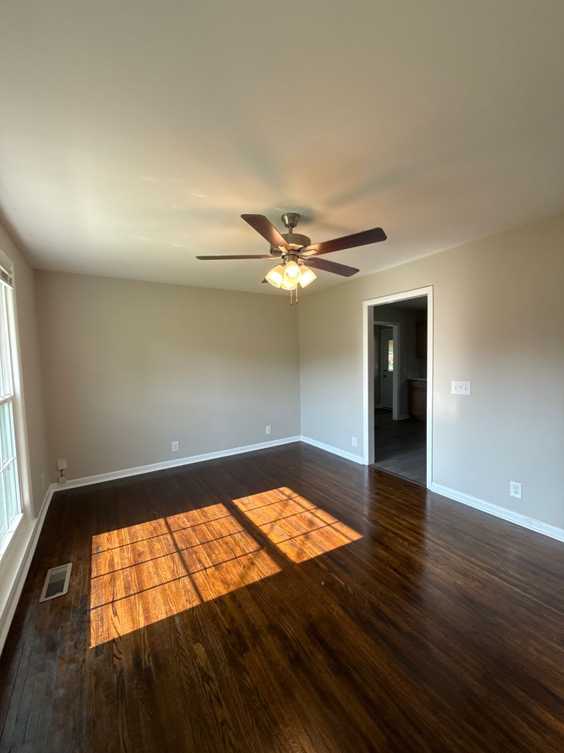 Newly Remodeled 4 Bedroom, fenced yard, 16x12 shed – photo 3