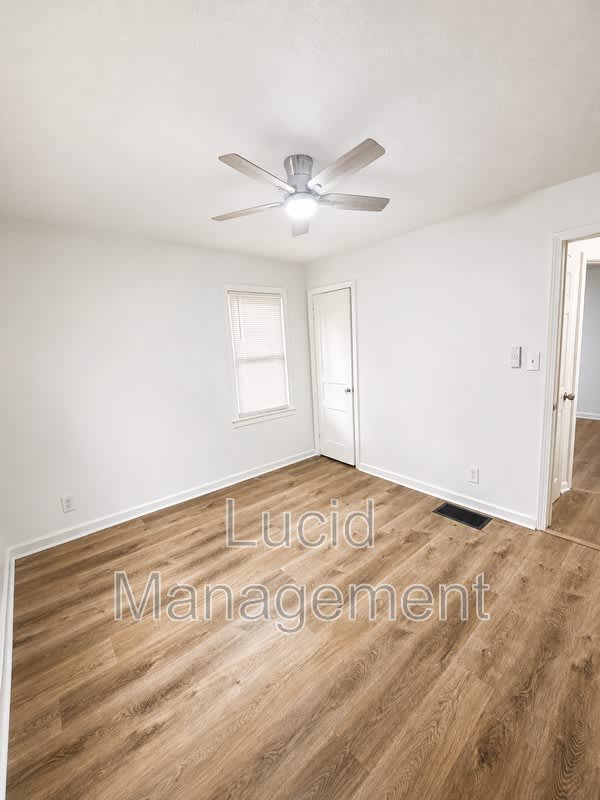 1016 Stanley Avenue – photo 1