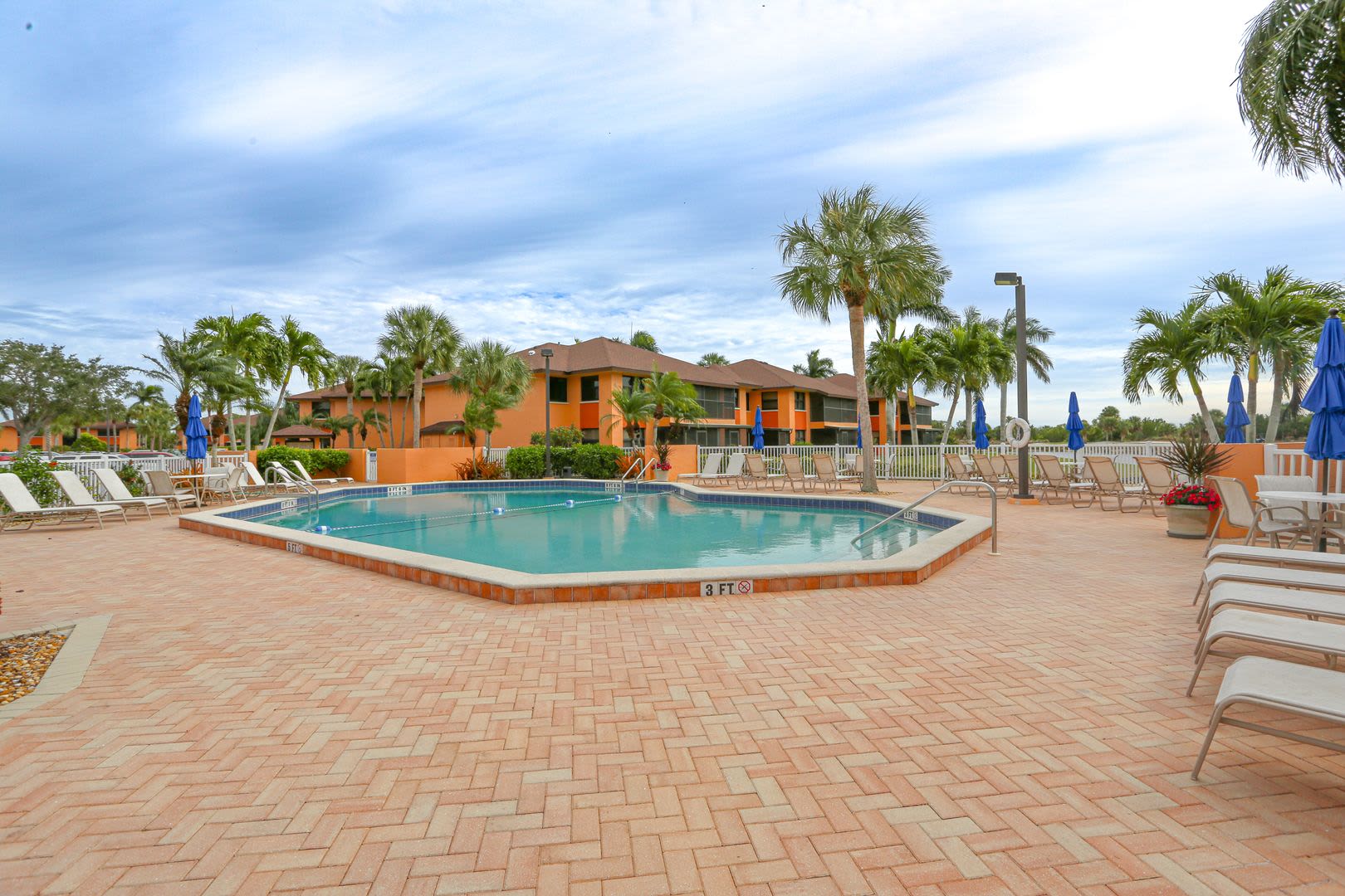 Ask About The Two Weeks Free Wonderful Updated Condo Close To Marco Island And Beaches Will Not Last Long Call Today – photo 2
