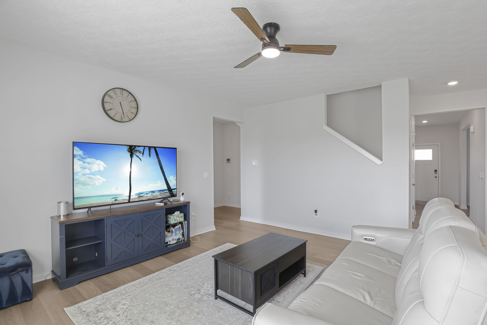 758 Leslie Drive – photo 3