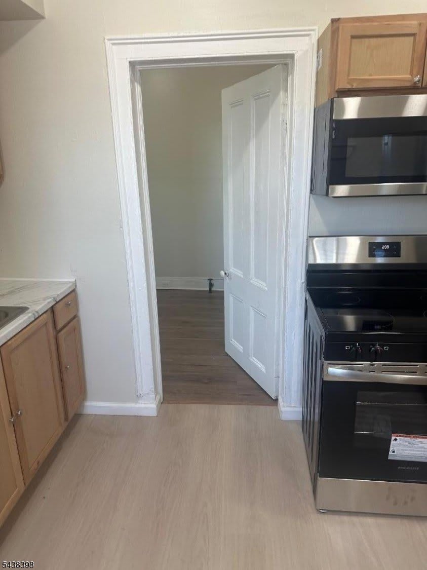 452 Alden St – photo 4