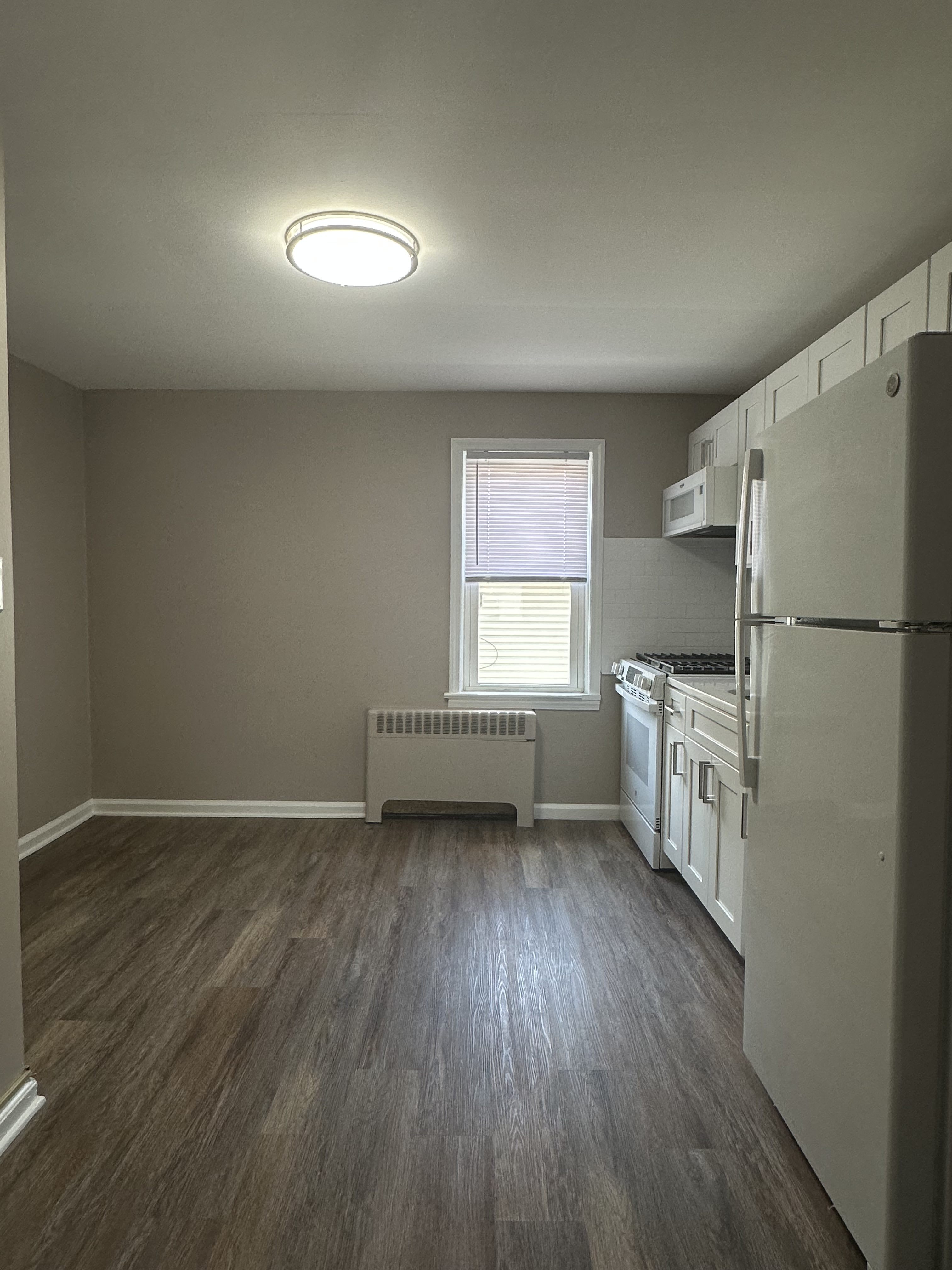 239 E Main St – photo 3