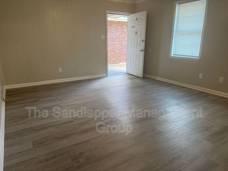 5061-5 Rockingham Street – photo 4