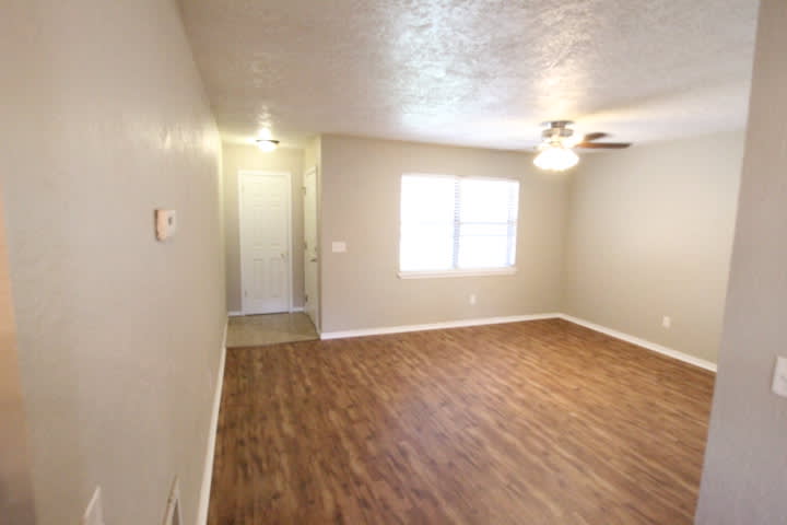 4029 N Nicklas Ave – photo 4