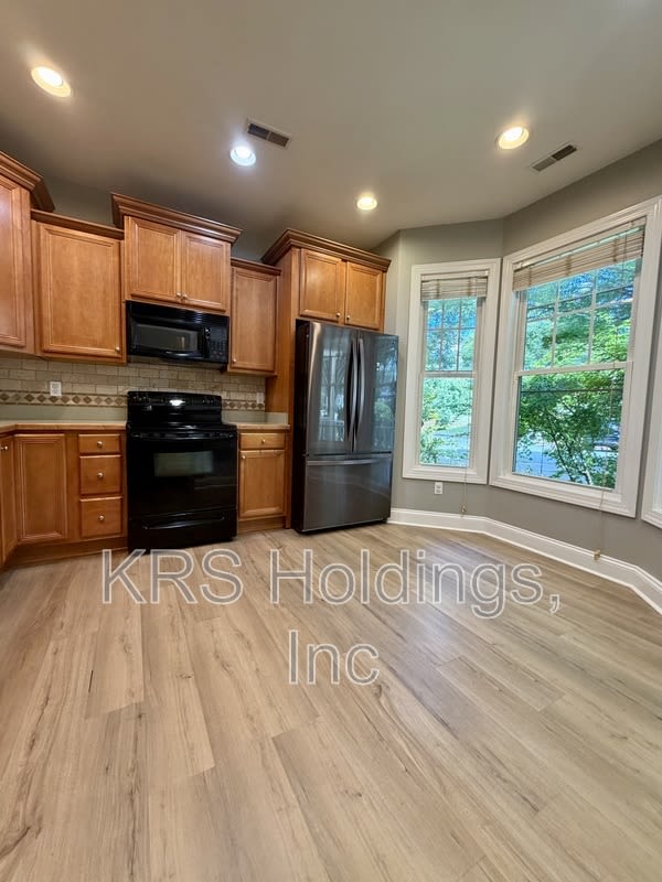 1950 Tudor Ct – photo 2