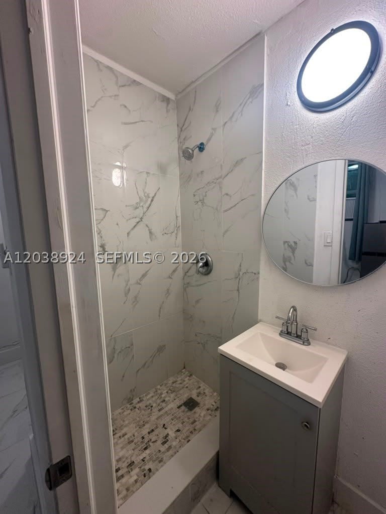 655 NW 2nd St – photo 4