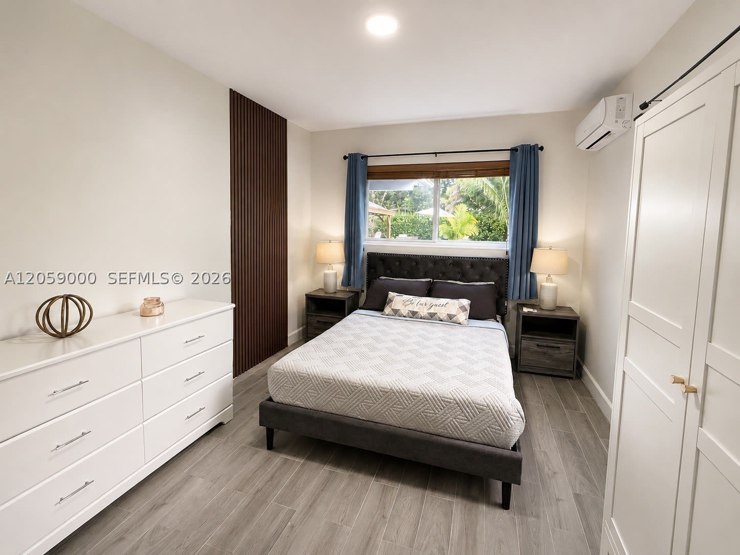 1430 NE 149th St – photo 2
