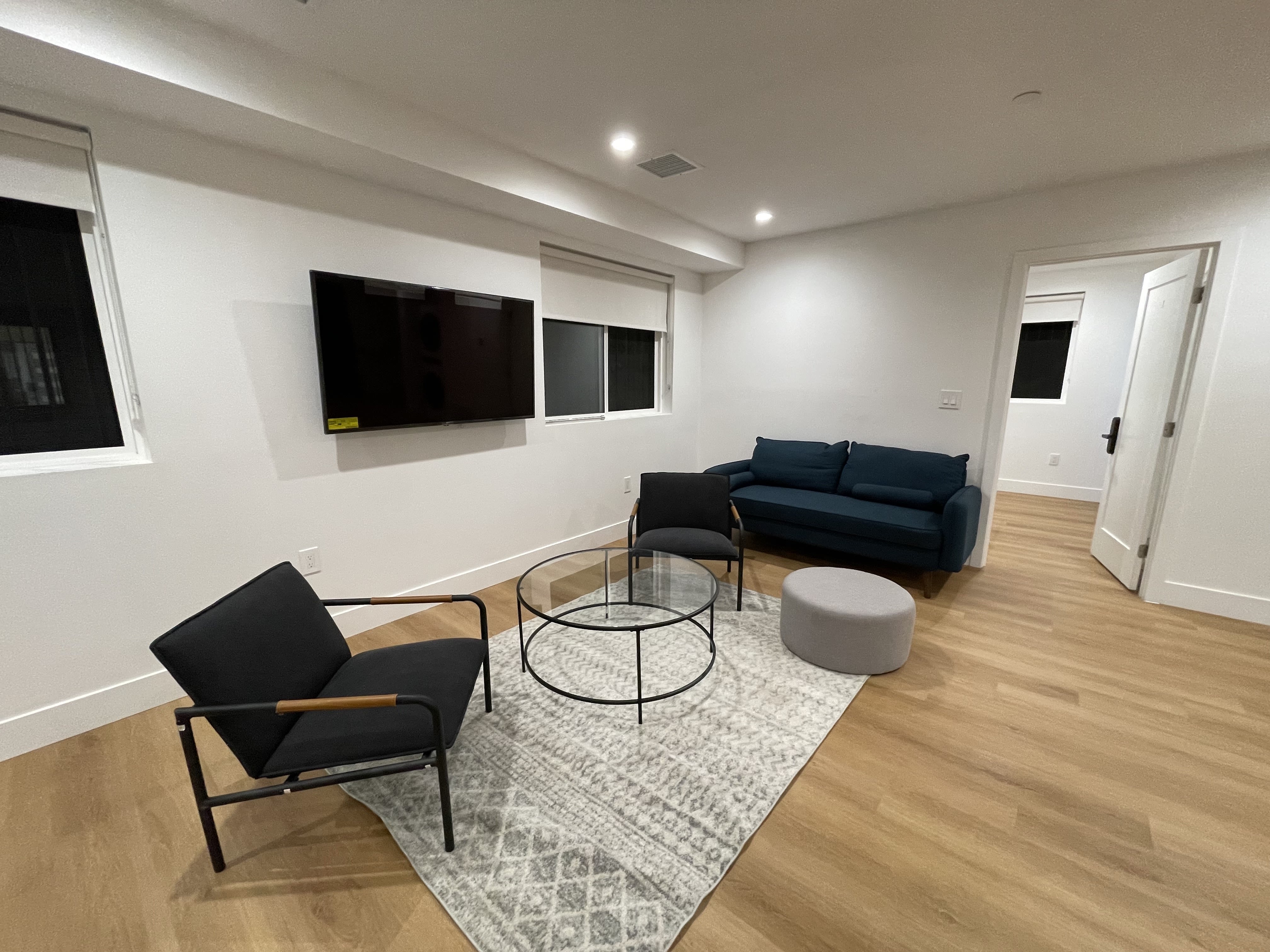 1351 W 37th Street – photo 4