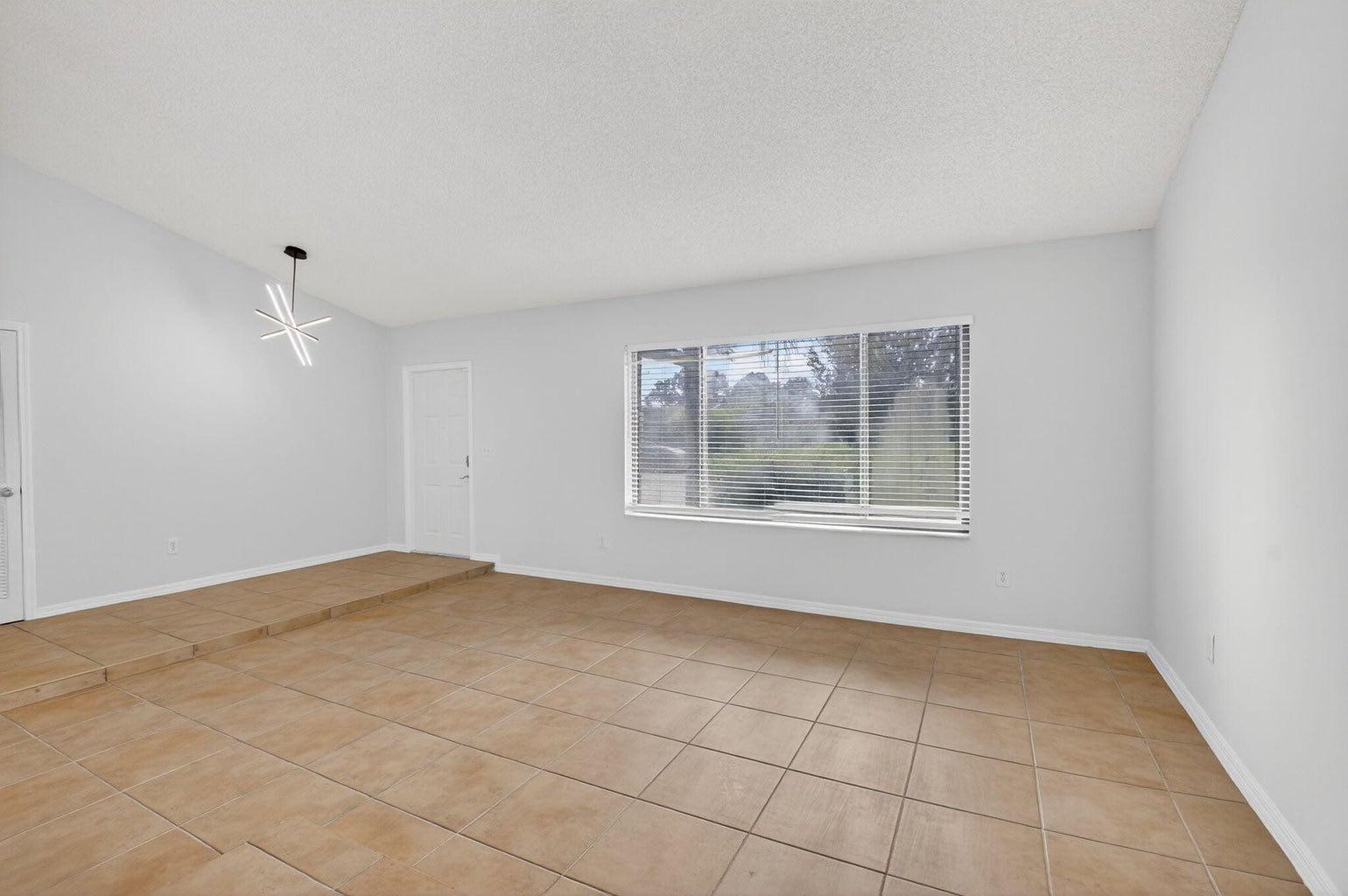 4135 Bay Laurel Way – photo 4