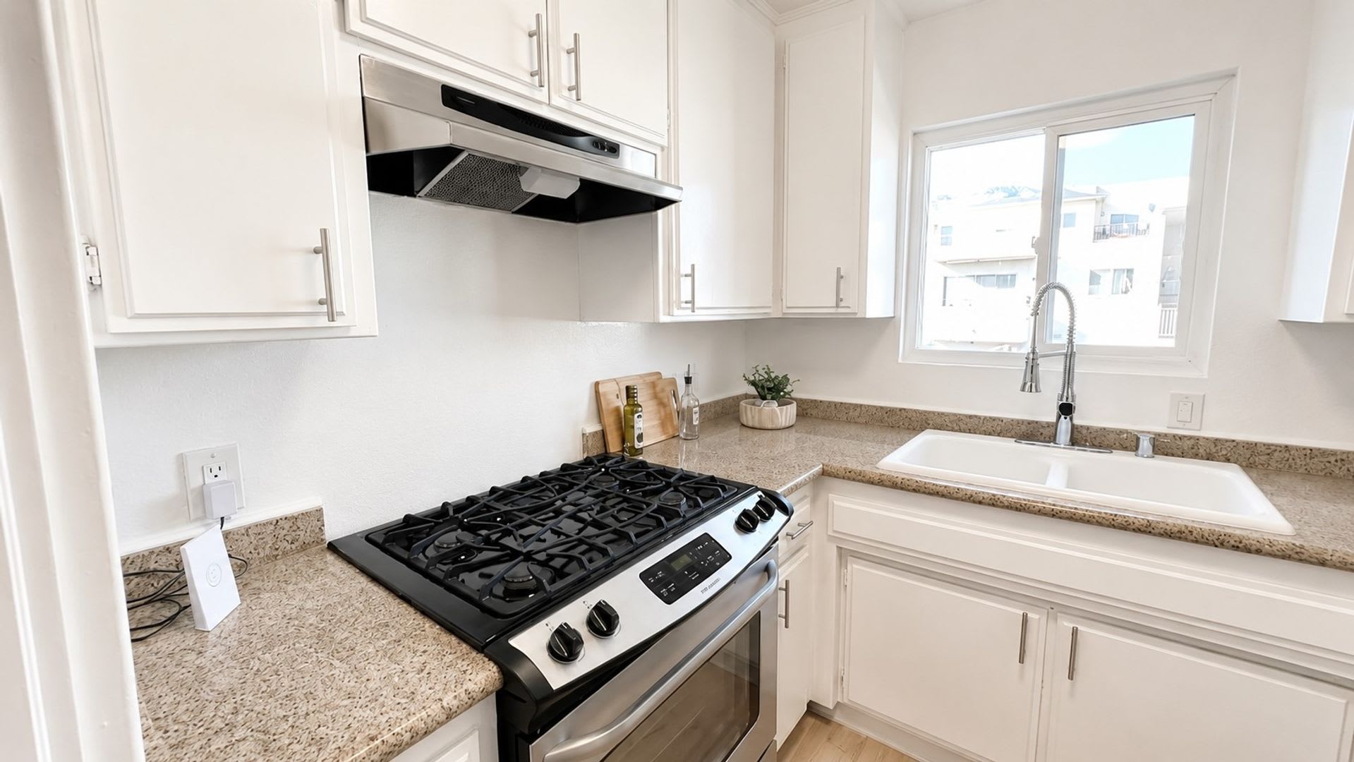 604 E Orange Grove Avenue – photo 5