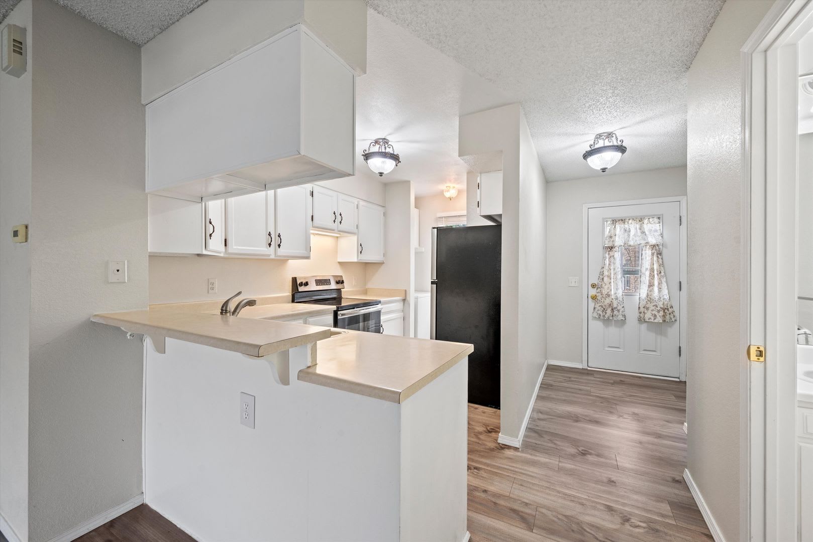 Beautiful 2 Bedroom Westminster Townhome With Private Patio – photo 5