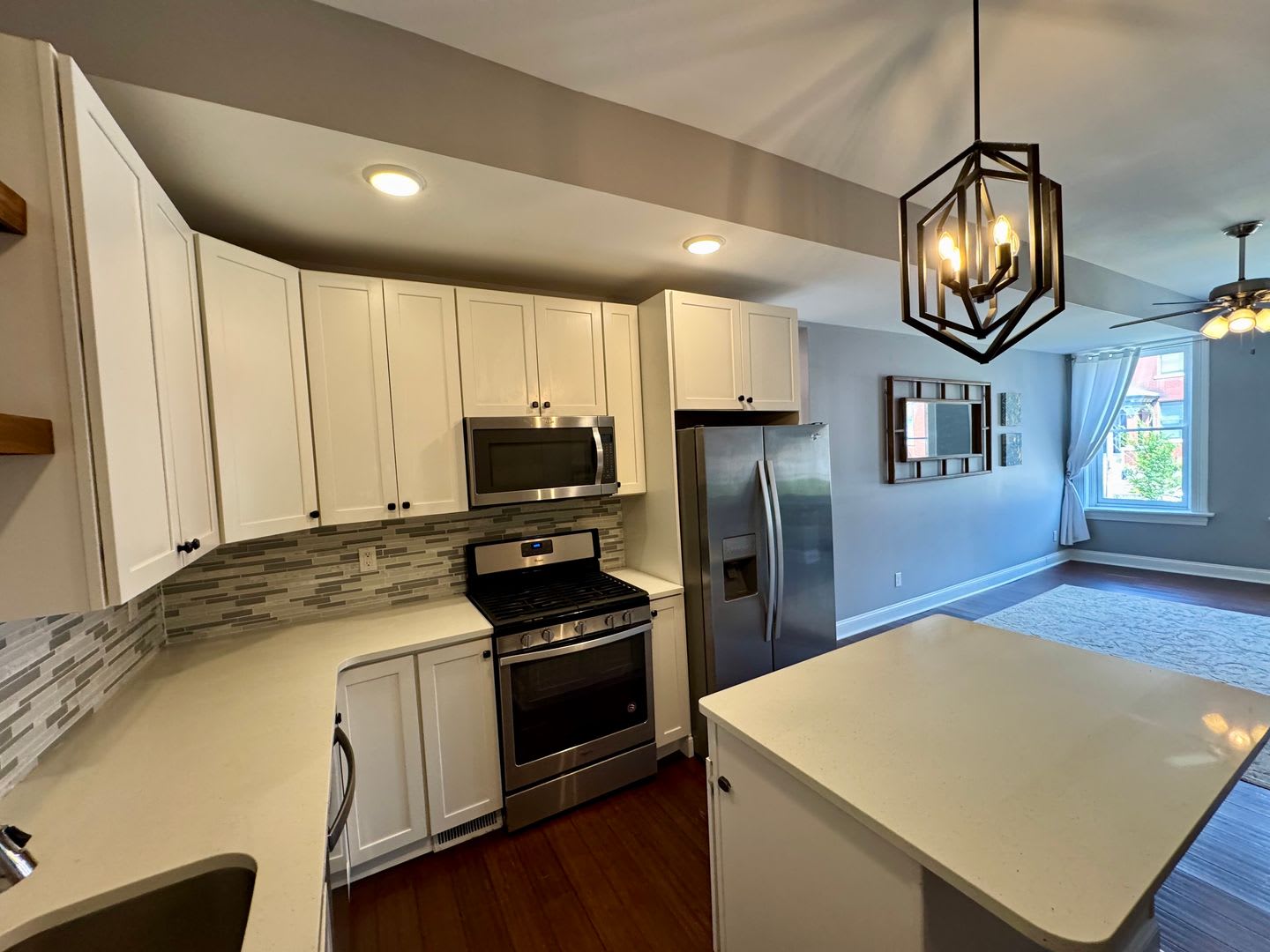 Gorgeous Fox Park Townhome – photo 2