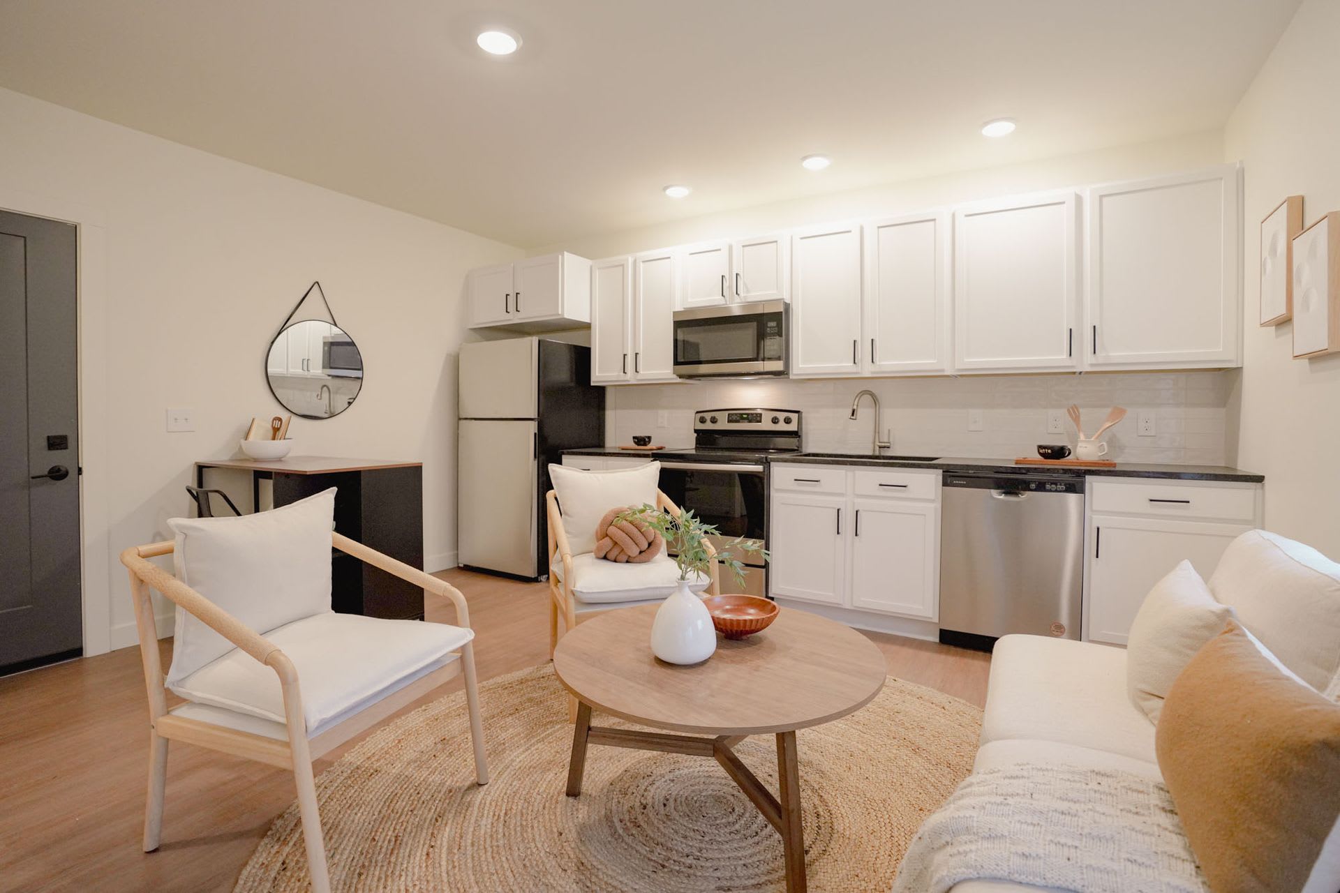 476 Taylor Apartments – photo 4