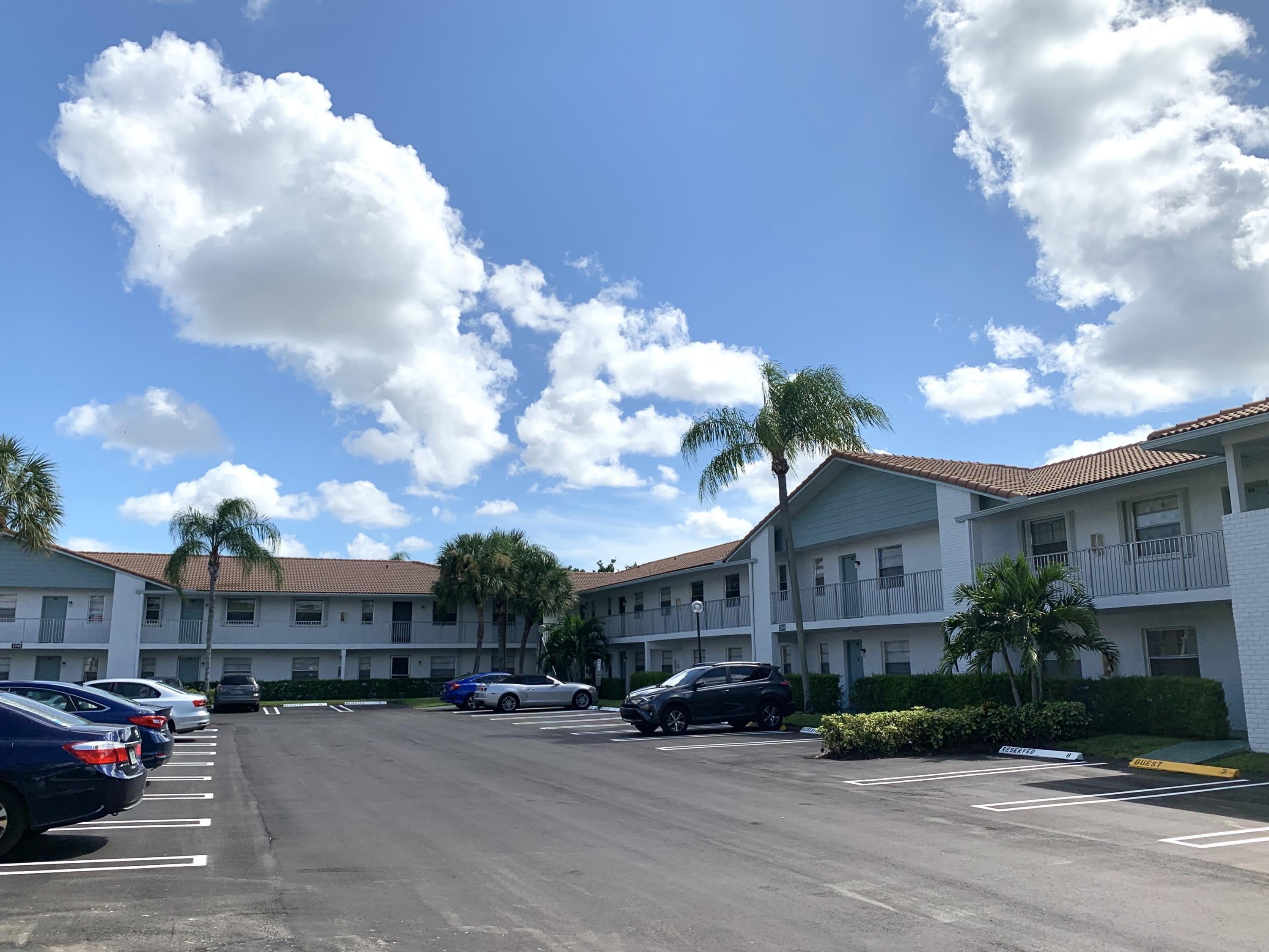 2750 Forest Hills Boulevard – photo 2