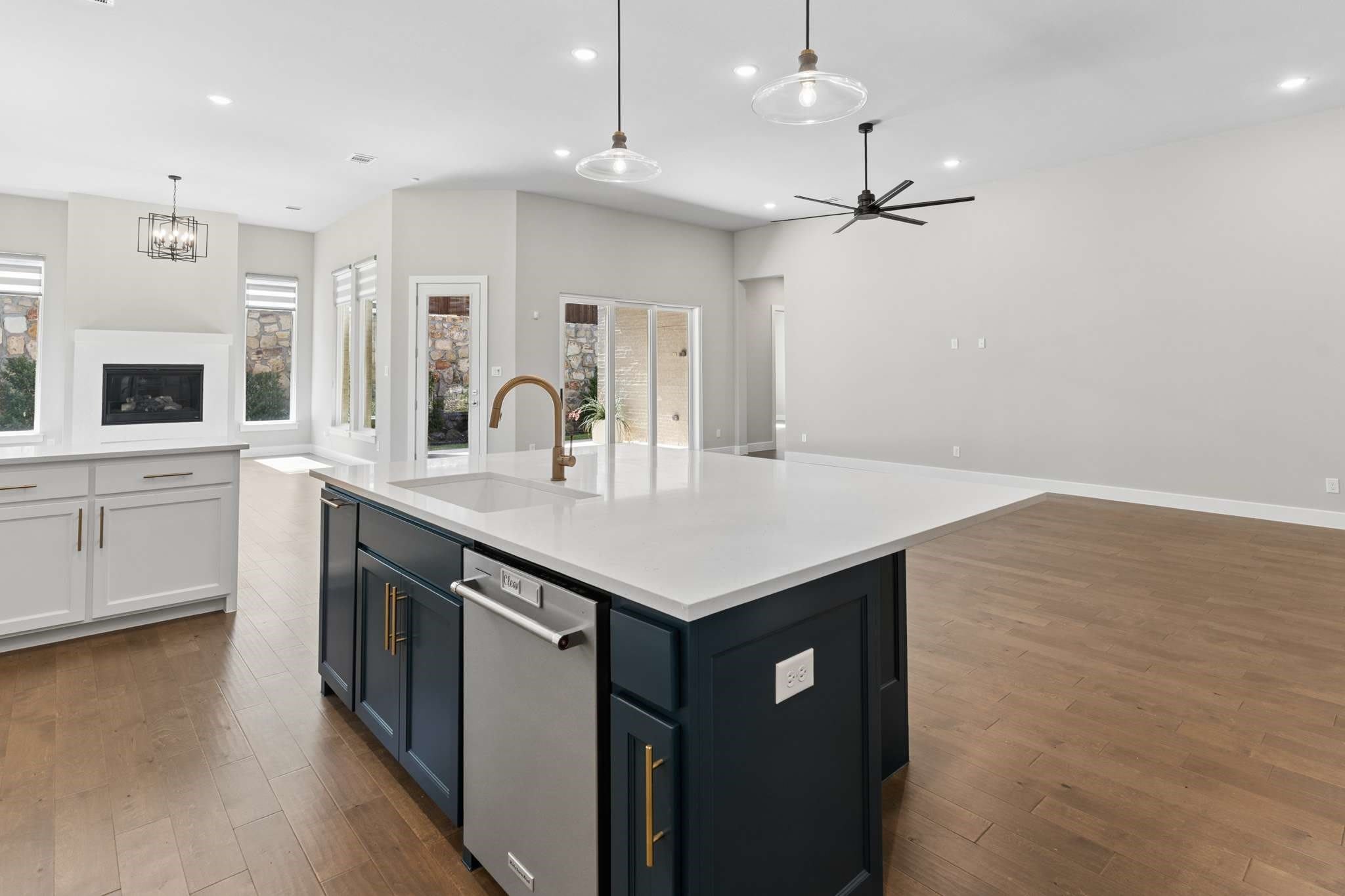 350 Pearland Drive – photo 5