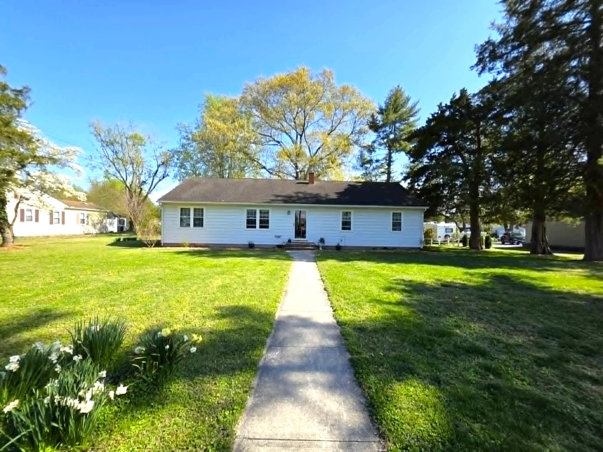 104 Lee Drive – photo 1