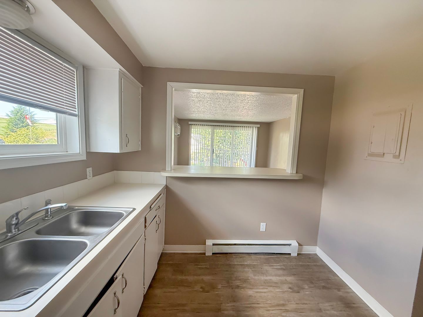 Comfortable 2 Bed / 1 Bath Just Steps from EWU – photo 4