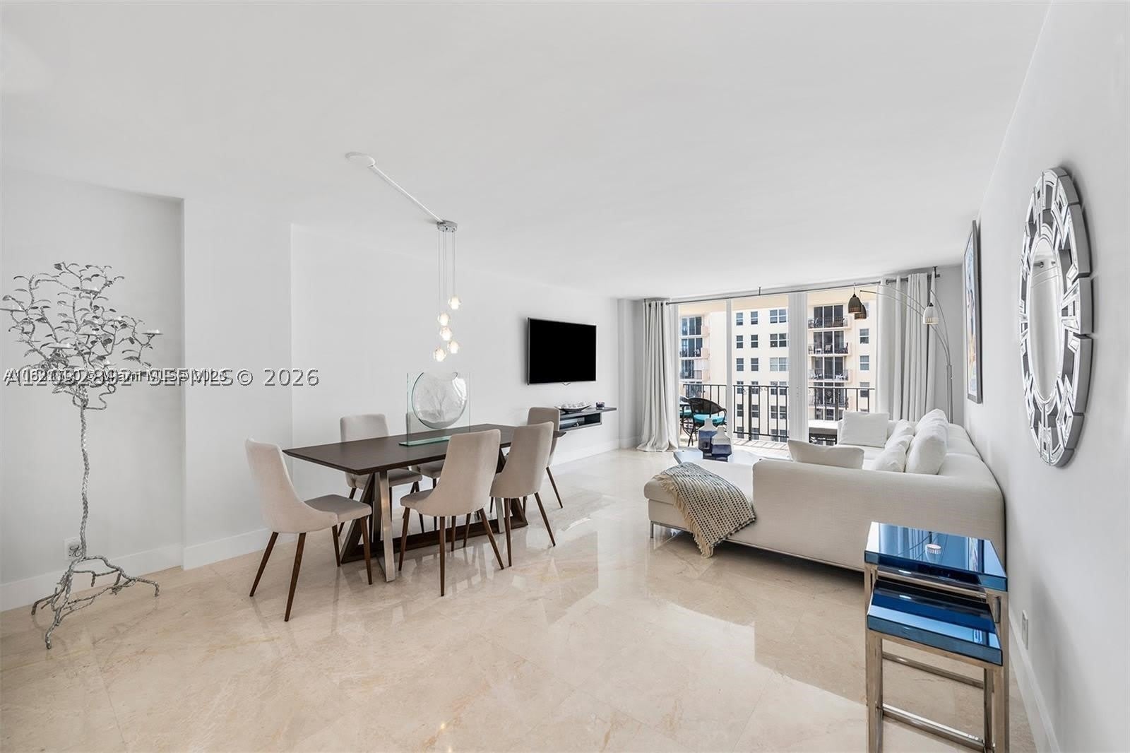 1149 Hillsboro Mile – photo 2