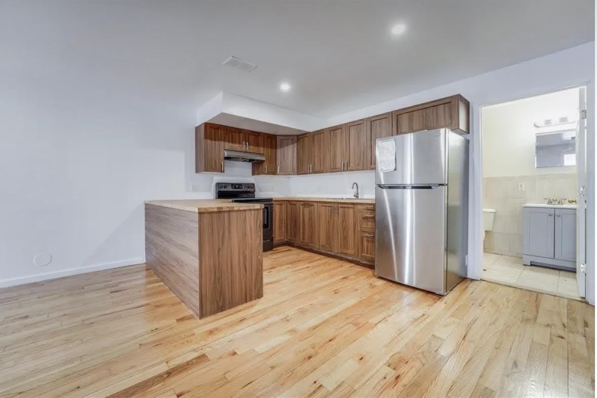 283 WINFIELD AVE – photo 1