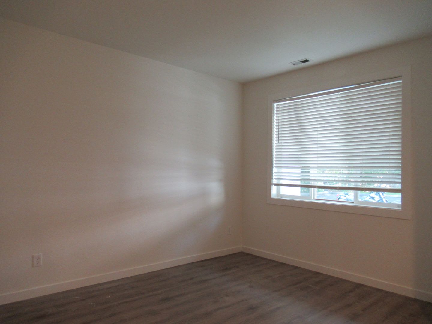 Light and Bright 3 bedroom 2.5 bath Townhome in Renton – photo 2