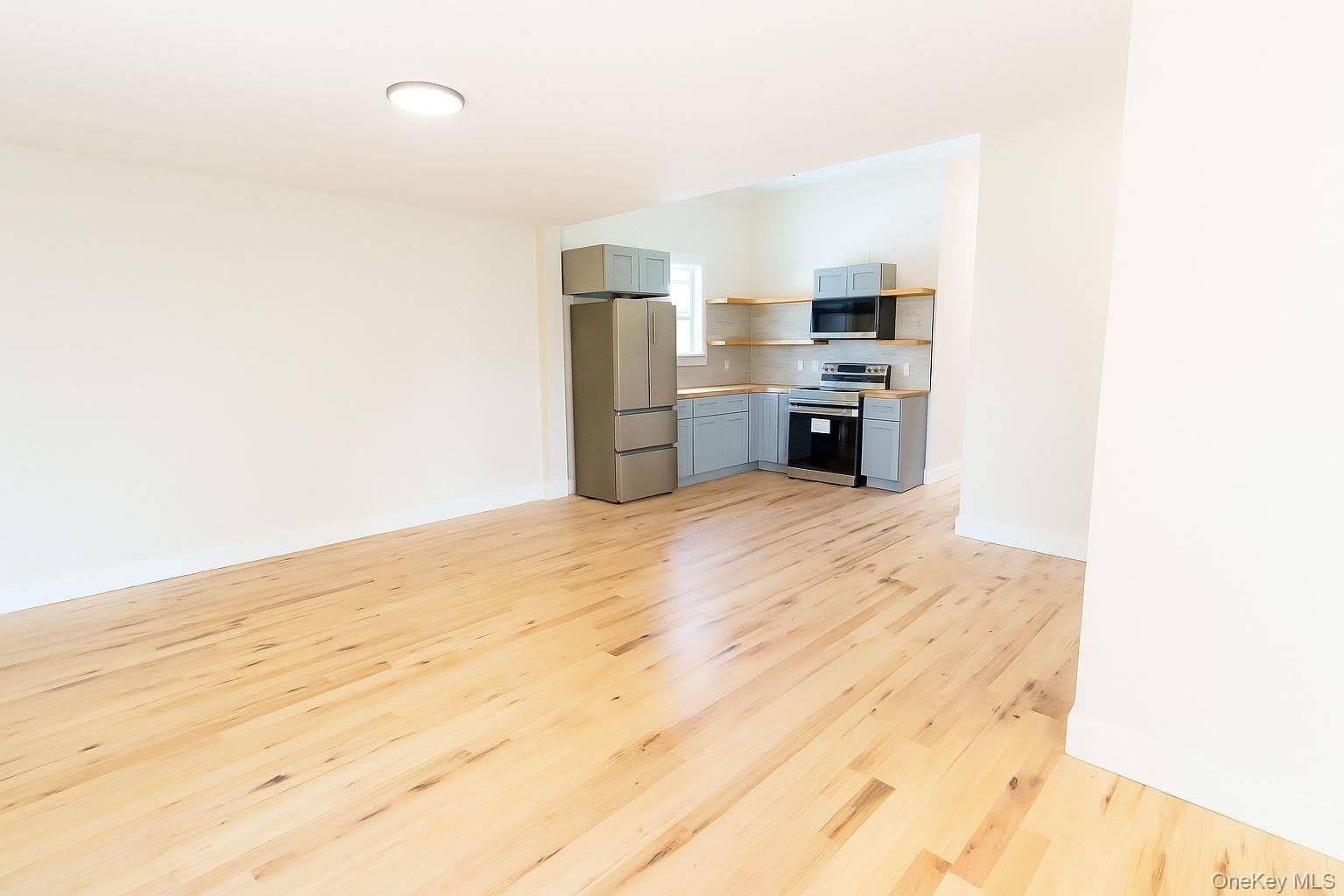 328 Columbia Street – photo 5