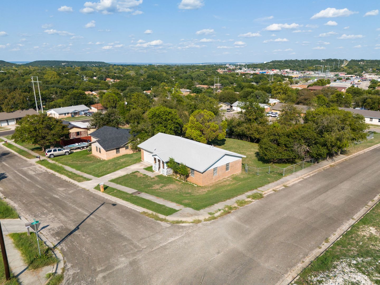 1405 Hillside Street – photo 3