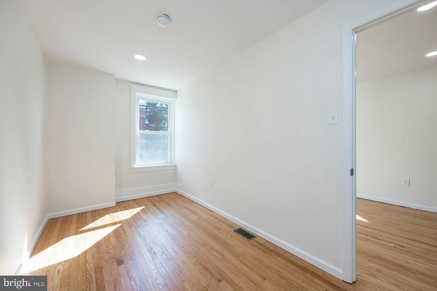 554 MAIN Street – photo 5