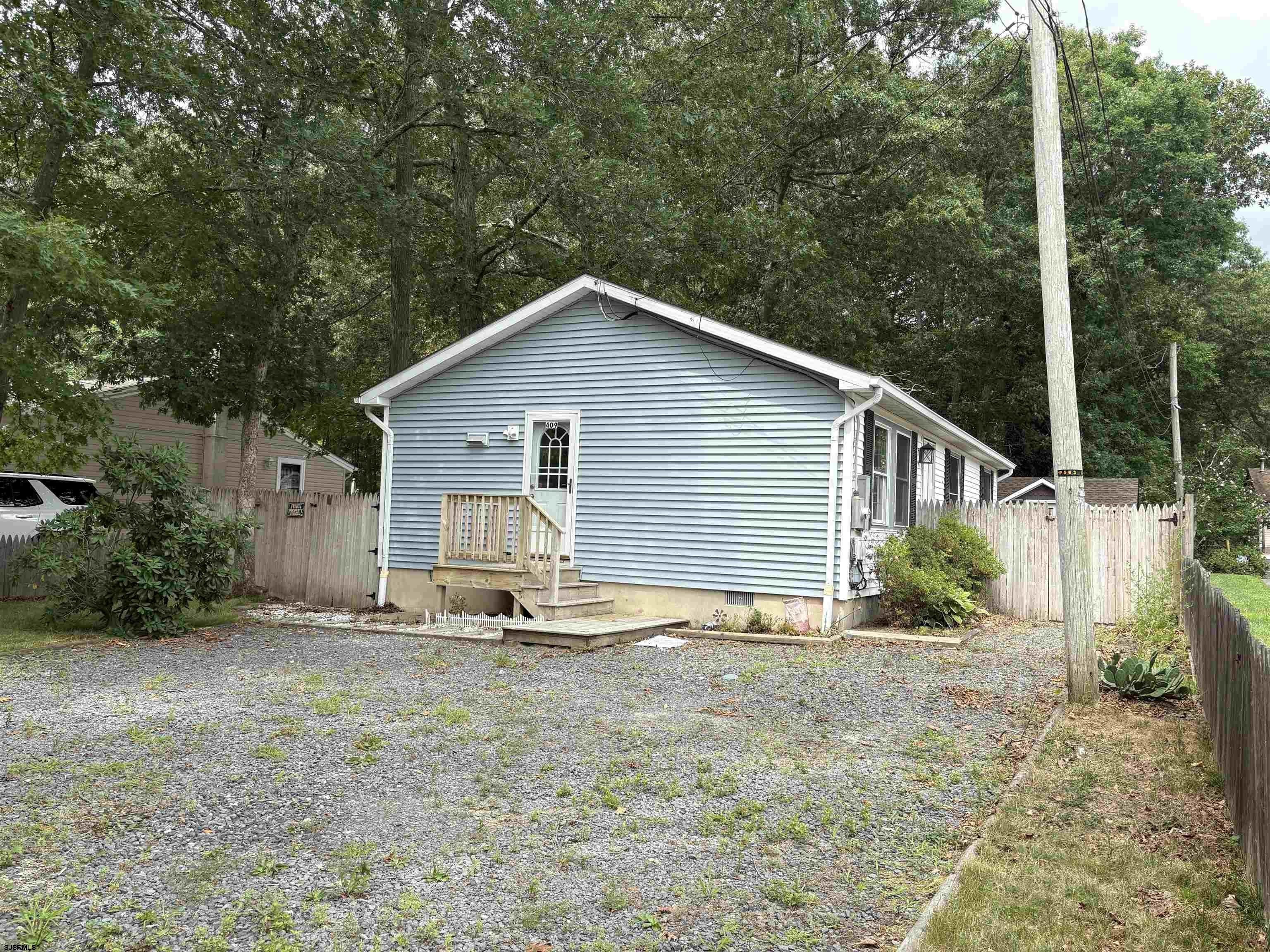 409 Spruce Ave – photo 1