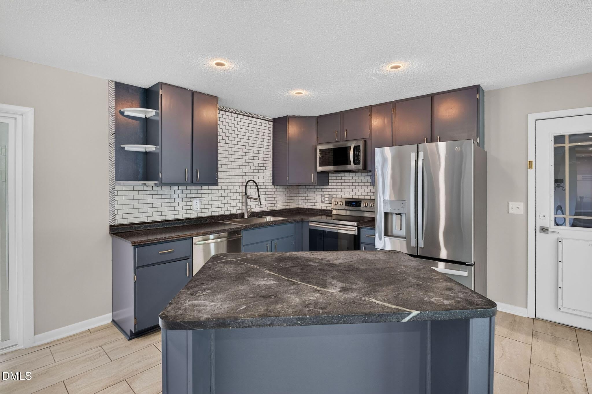 906 Vandora Avenue – photo 5