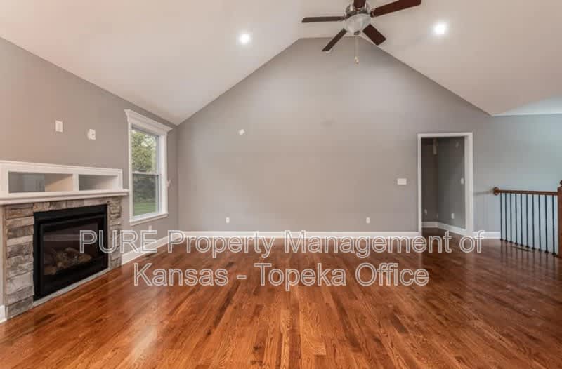 4766 LakeCrest Dr – photo 4
