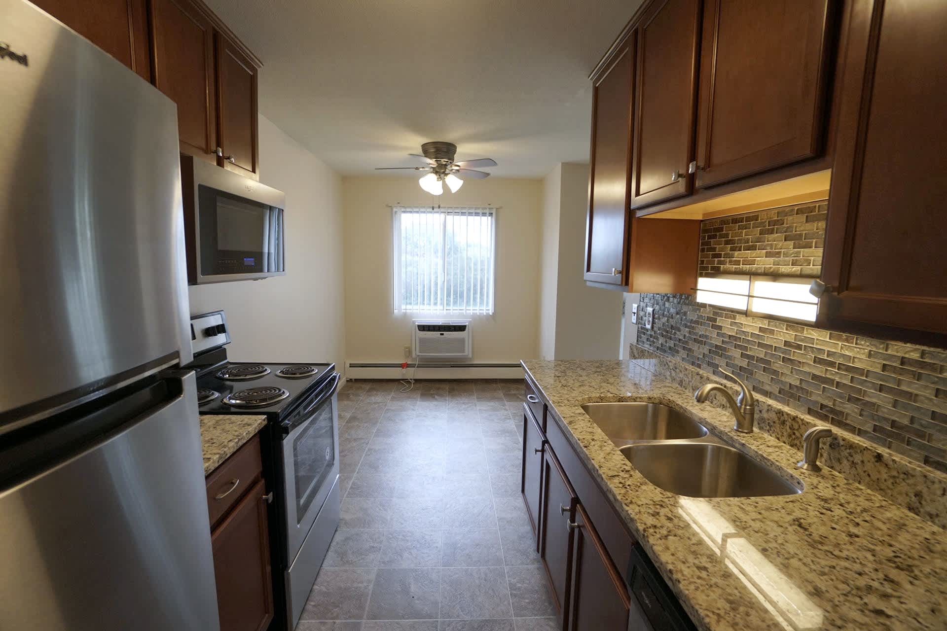 Charlton Estates – photo 3