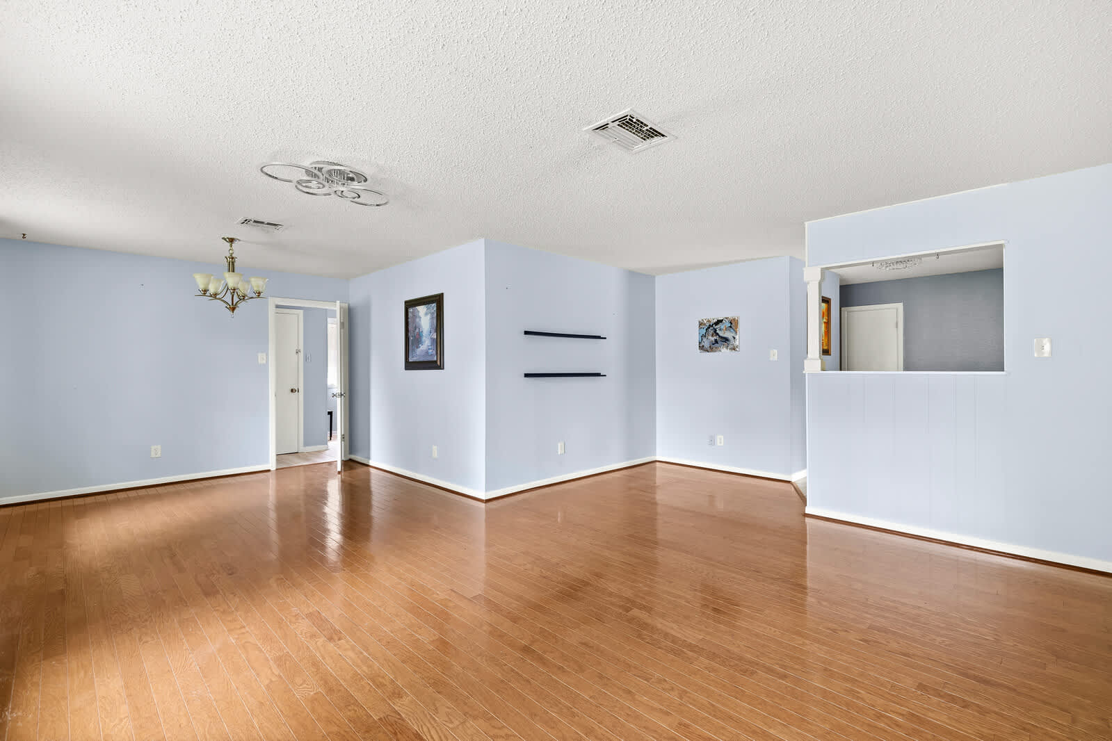 701 Topeka Drive – photo 4