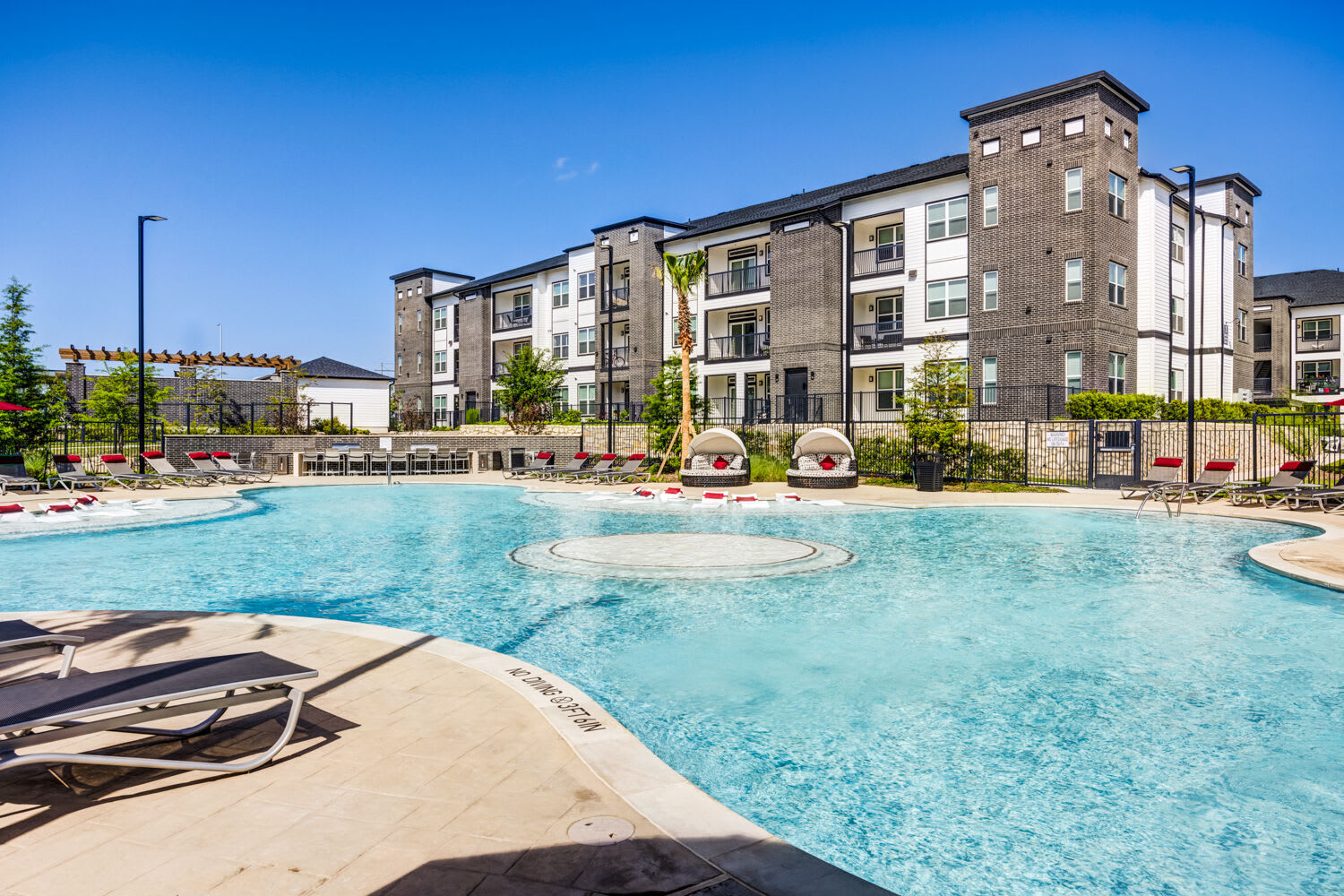 Avelyn San Marcos – photo 1