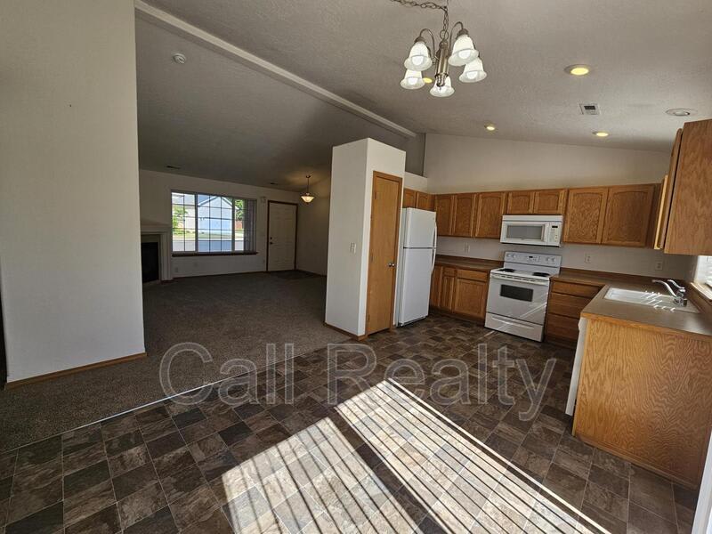 826 N Fox Ridge Rd – photo 5