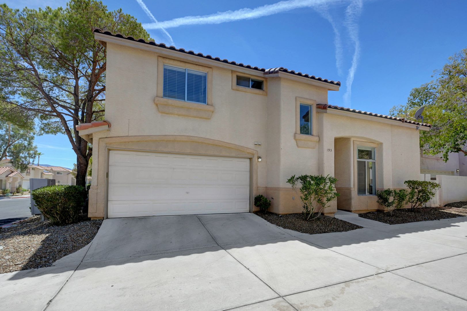 Gated community with Community Pool, THIS IS HOT!!! – photo 3